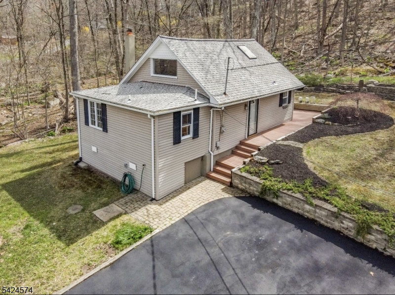 23 Old Woodland Trail Oak Ridge, NJ 07438 - Photo 3 of 21