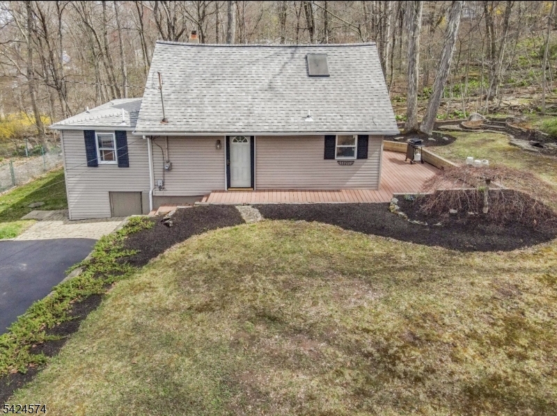 23 Old Woodland Trail Oak Ridge, NJ 07438 - Photo 4 of 21