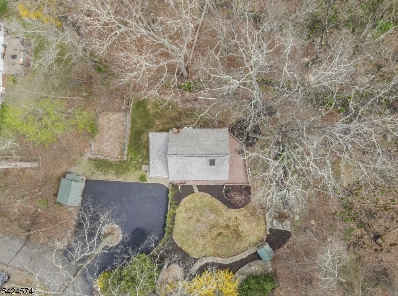 23 Old Woodland Trail Oak Ridge, NJ 07438 - Photo 6 of 21