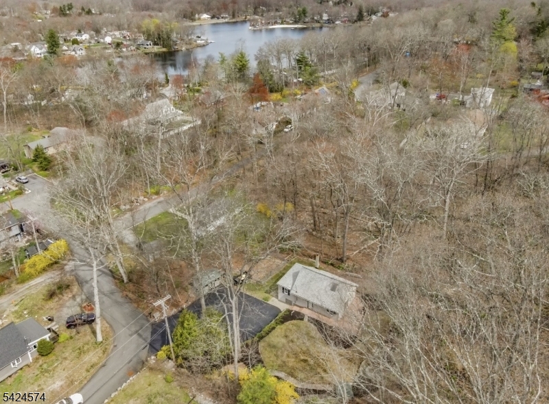 23 Old Woodland Trail Oak Ridge, NJ 07438 - Photo 7 of 21