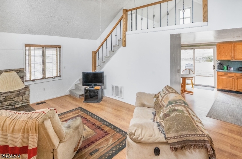 23 Old Woodland Trail Oak Ridge, NJ 07438 - Photo 8 of 21