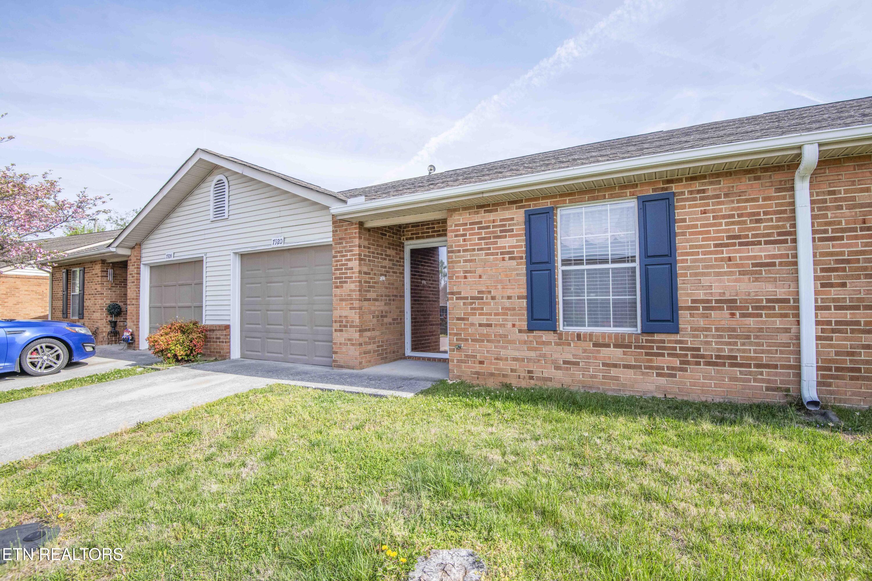 7920 Cavanaugh Way Powell, TN 37849 - Photo 2 of 31 2_1