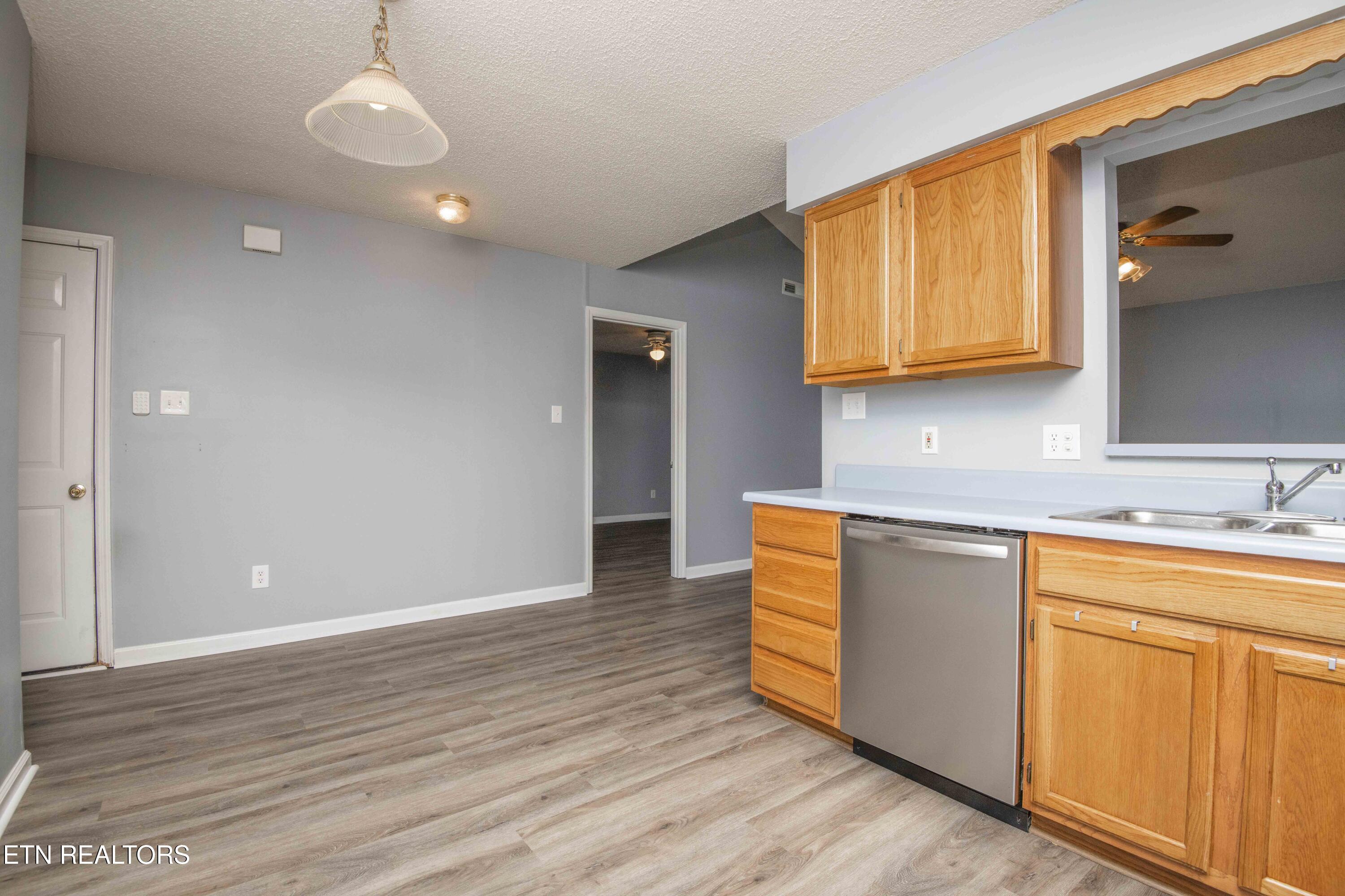 7920 Cavanaugh Way Powell, TN 37849 - Photo 7 of 31 7_1