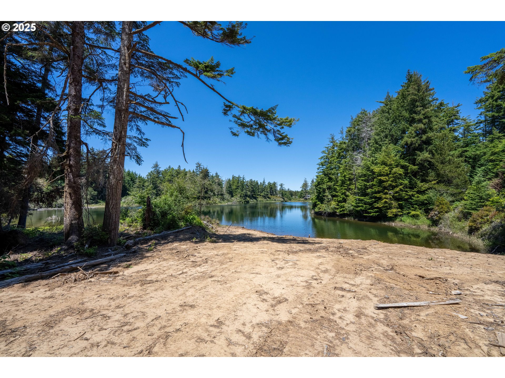 70298 Highway 101 North Bend, OR 97459 - Photo 28 of 45