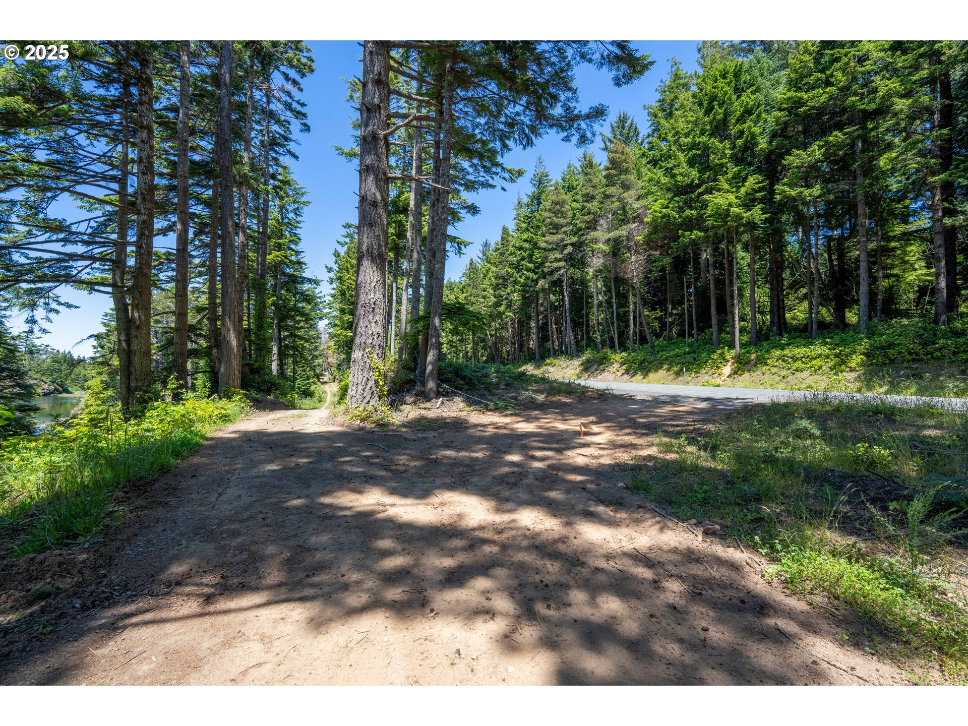 70298 Highway 101 North Bend, OR 97459 - Photo 41 of 45