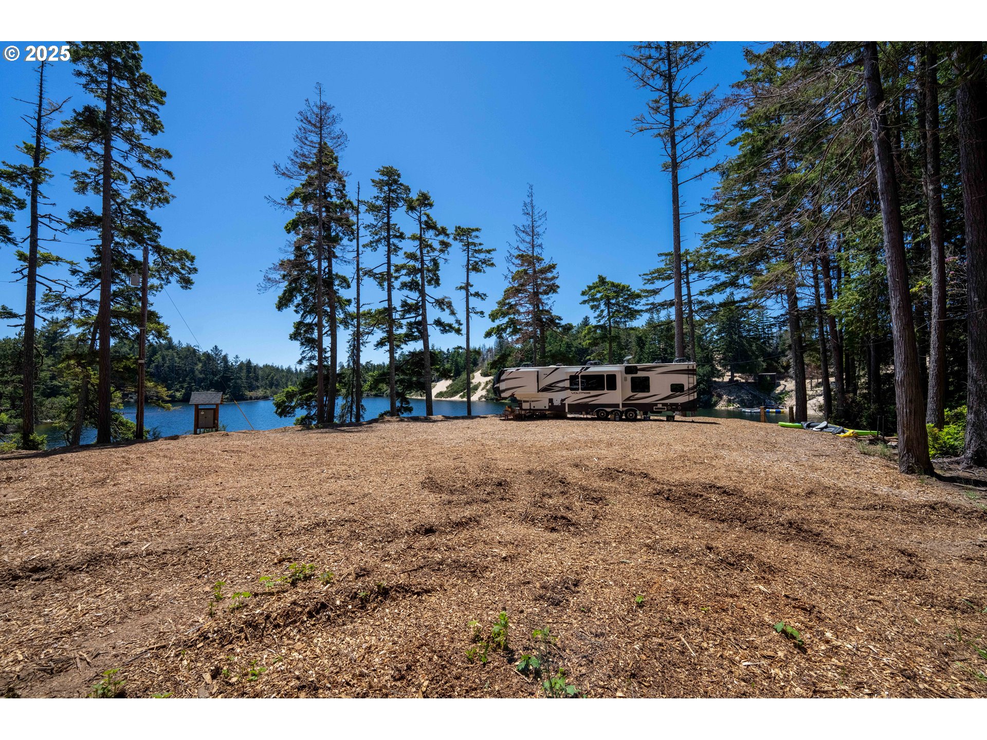 70298 Highway 101 North Bend, OR 97459 - Photo 6 of 45