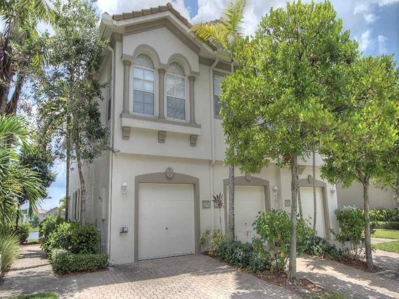 3218 Laurel Ridge Circle, Unit 3218 Riviera Beach, FL 33404 - Photo 1 of 7 Exterior Front