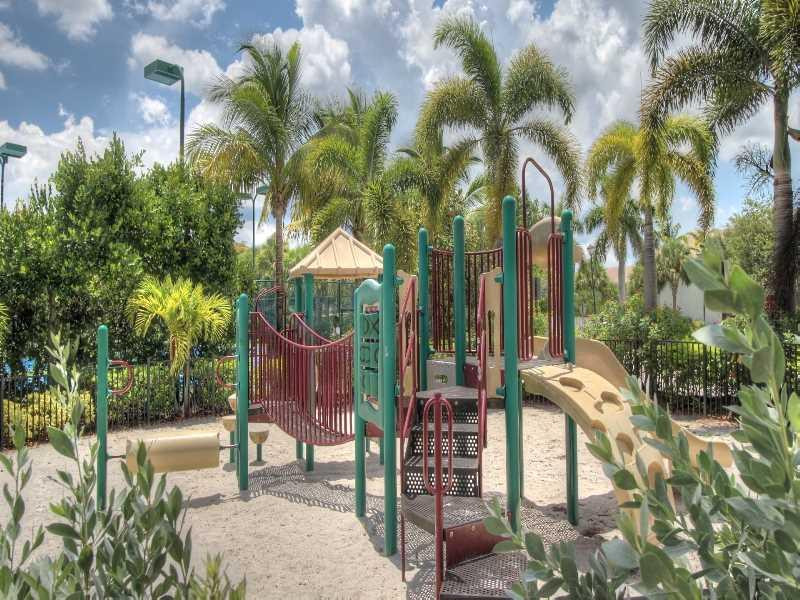 3218 Laurel Ridge Circle, Unit 3218 Riviera Beach, FL 33404 - Photo 6 of 7 Exterior Front