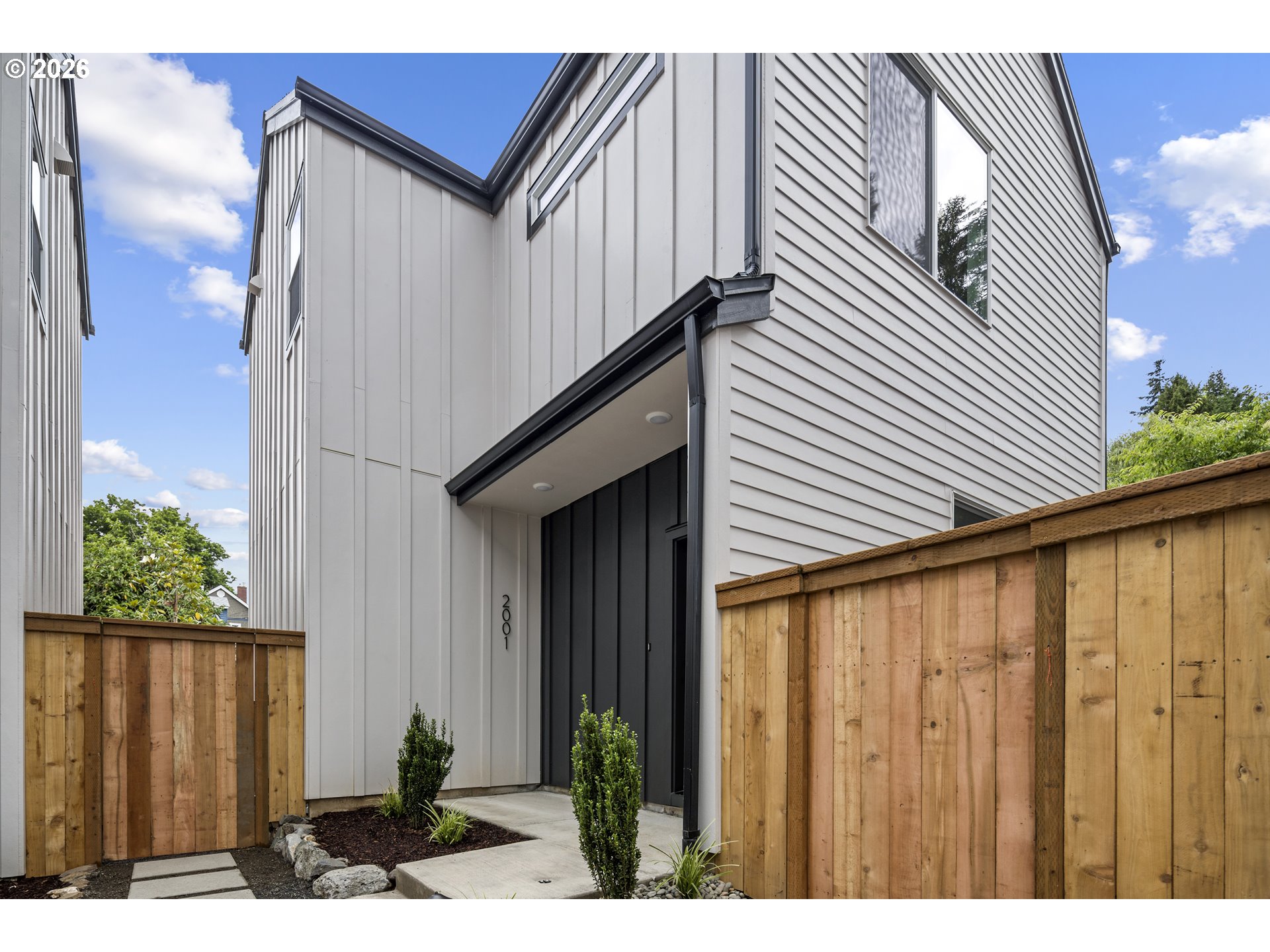 2009 Southwest Moss Street Portland, OR 97219 - Photo 2 of 23