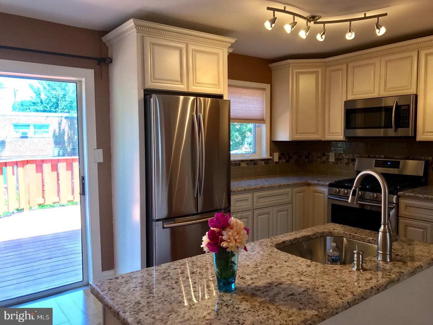 3709 Bellaire Road Philadelphia, PA 19154 - Photo 1 of 21 Kitchen
