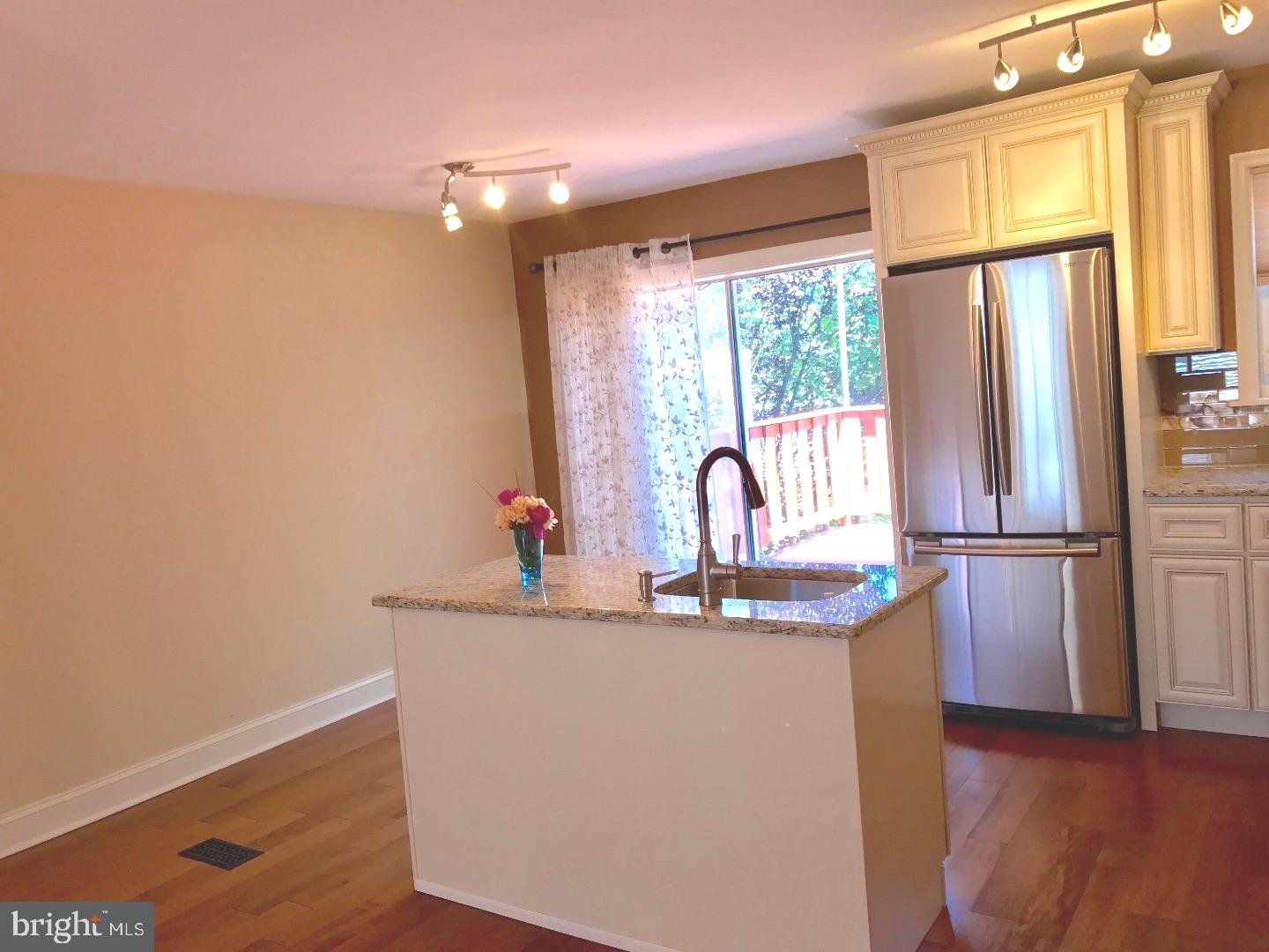 3709 Bellaire Road Philadelphia, PA 19154 - Photo 5 of 21 Kitchen