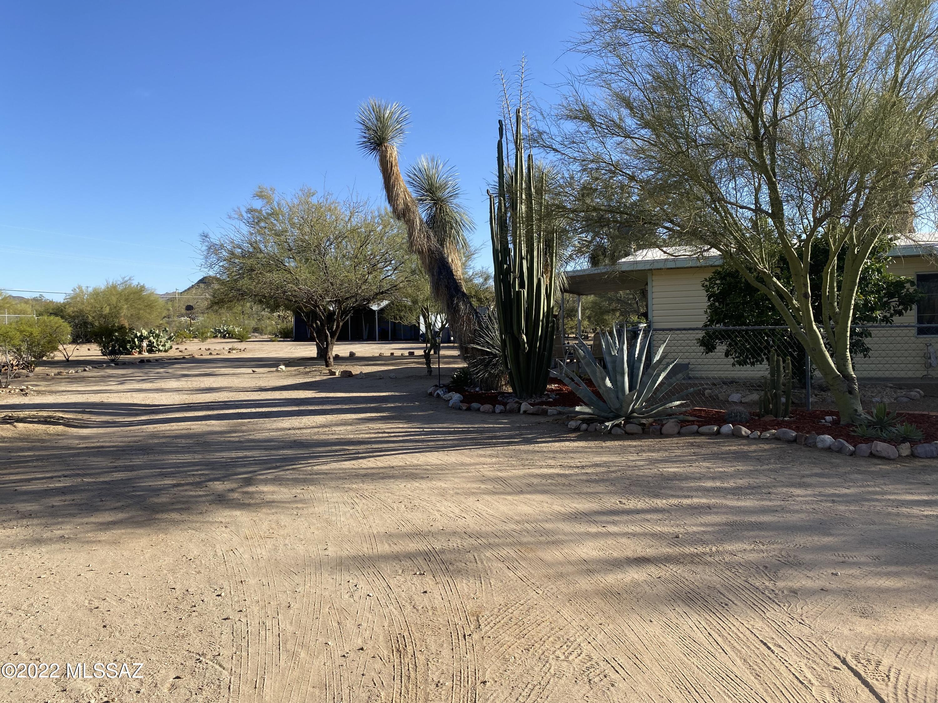 10595 West Mars Road Tucson, AZ 85743 - Photo 2 of 39