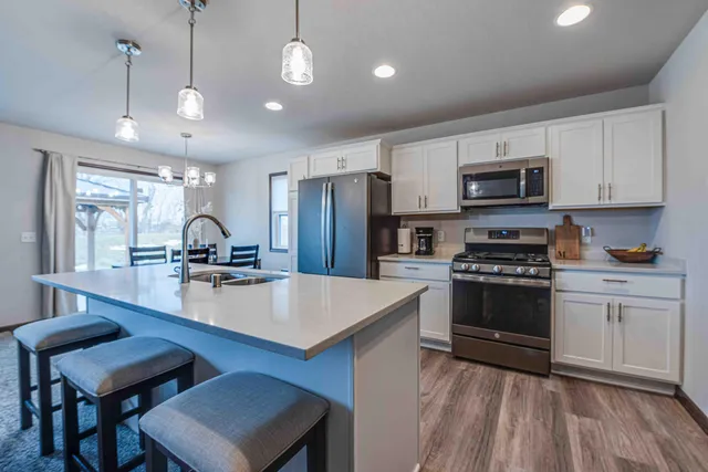 $399,999 | 2040 90th Street, Sturtevant, WI 53177