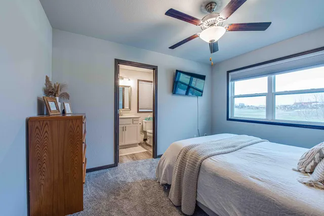 $399,999 | 2040 90th Street, Sturtevant, WI 53177