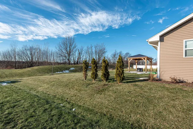 $399,999 | 2040 90th Street, Sturtevant, WI 53177