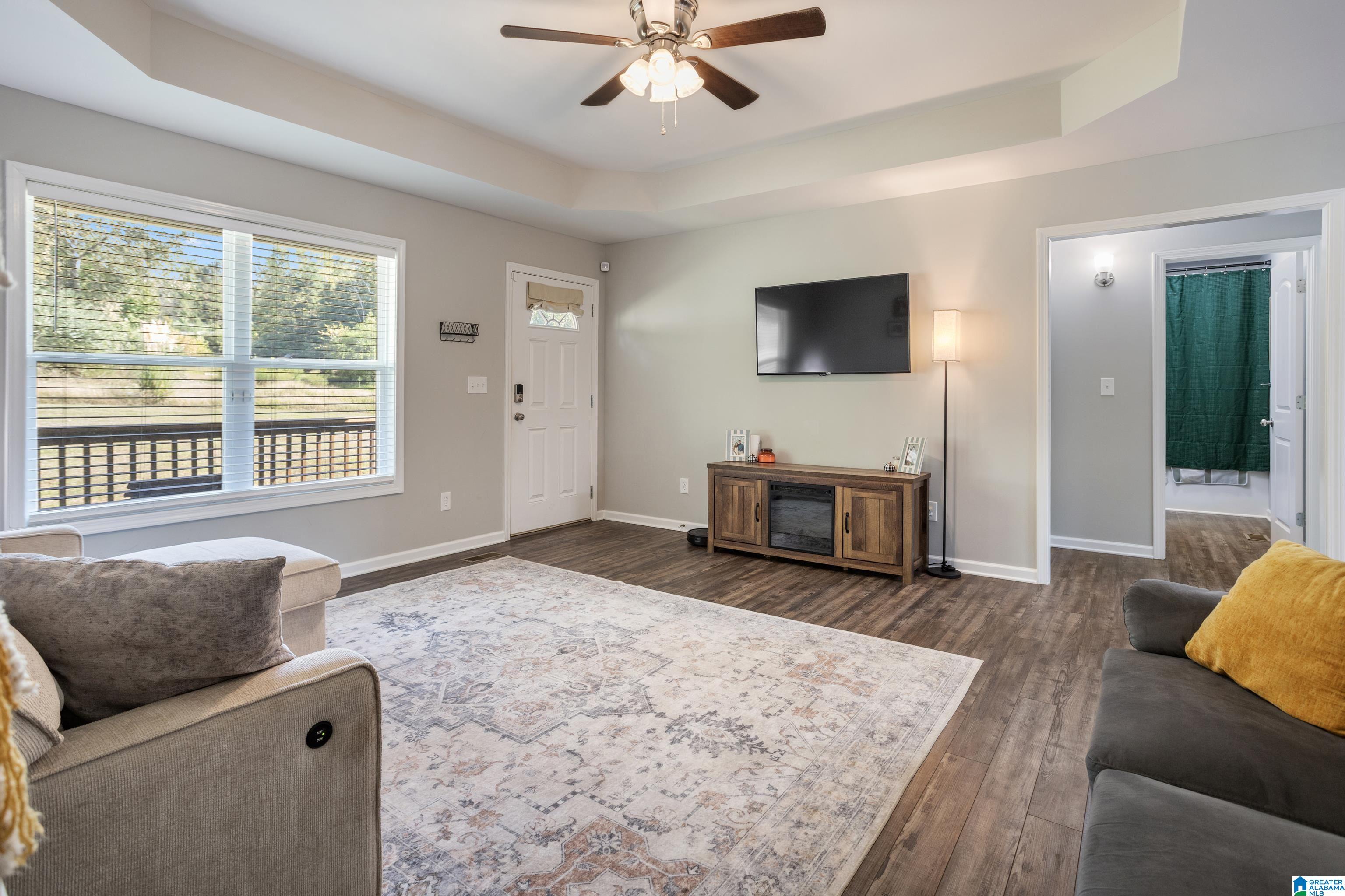 802 Holt Circle Hayden, AL 35079 - Photo 5 of 39