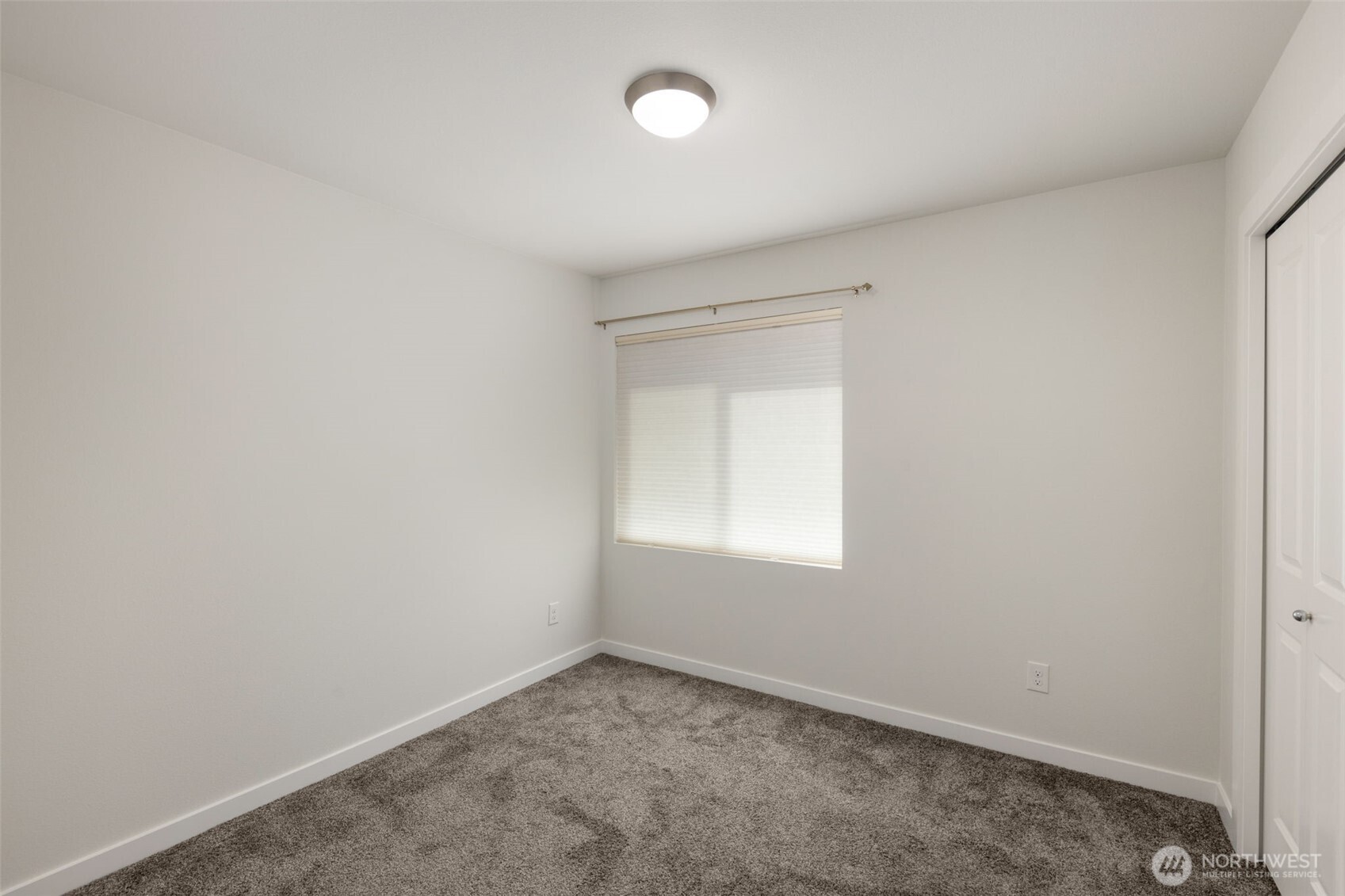 9729 10th Place Southwest Seattle, WA 98106 - Photo 19 of 29