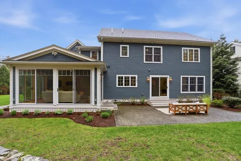 $2,078,000 | 27 Maxwell Road, Bedford, MA 01730