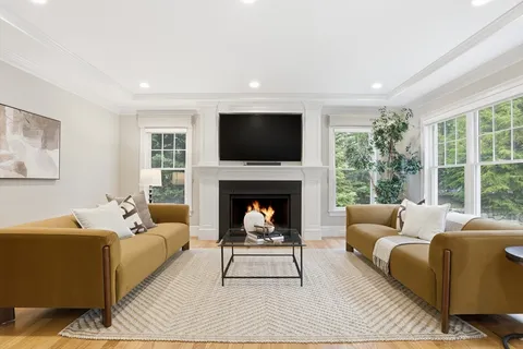 $2,078,000 | 27 Maxwell Road, Bedford, MA 01730