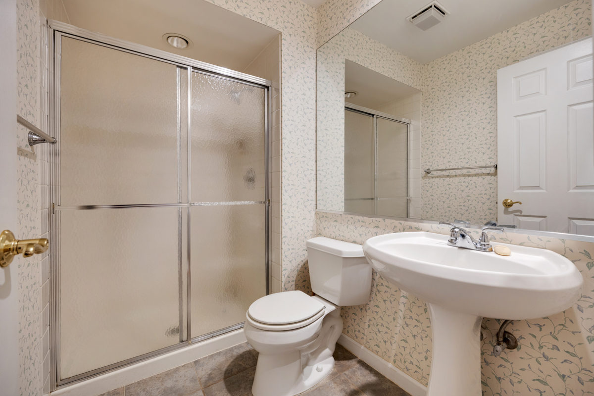 1153 South Linneman Road, Unit 1153 Mount Prospect, IL 60056 - Photo 14 of 25