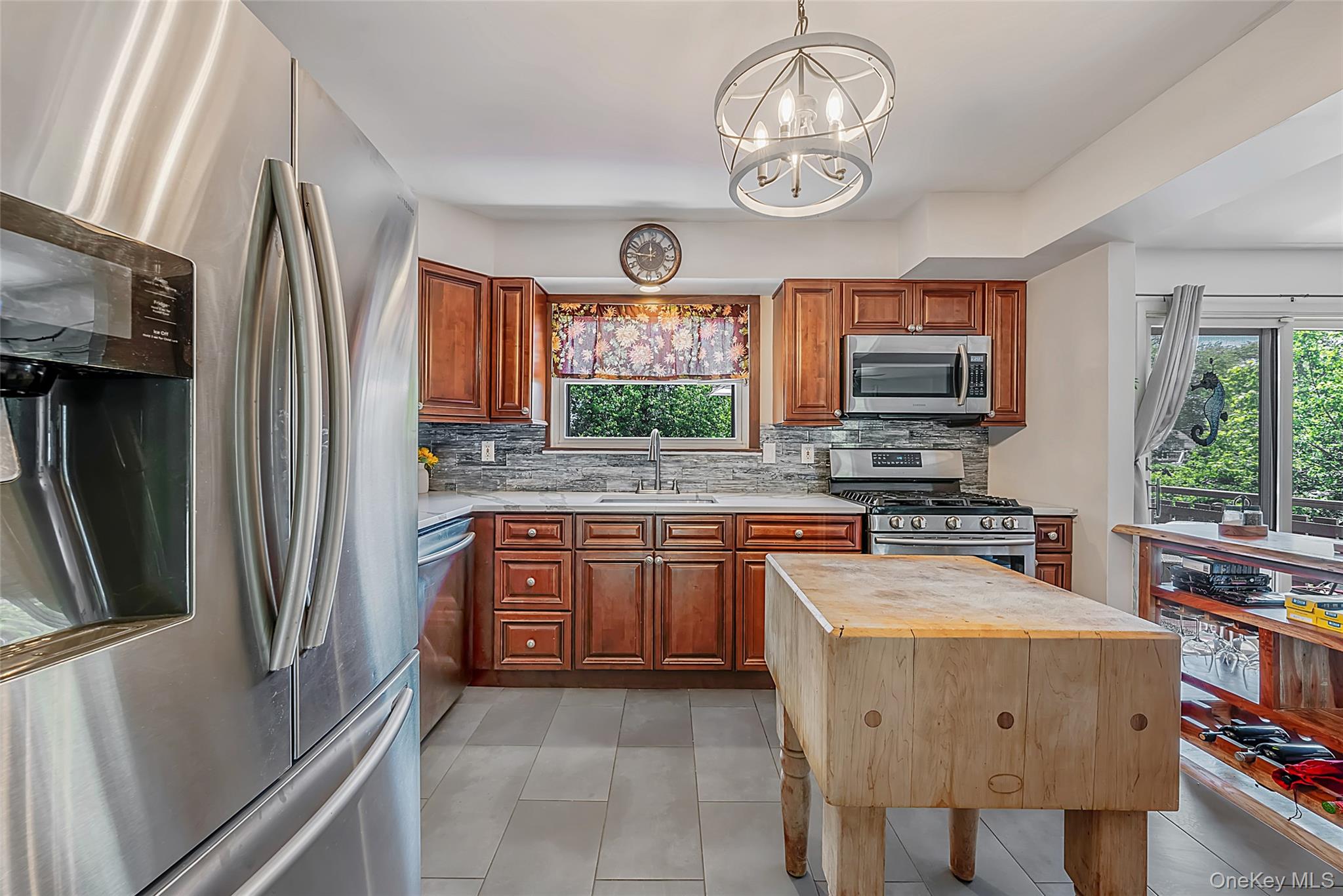 20 Rochelle Court Amityville, NY 11701 - Photo 24 of 43