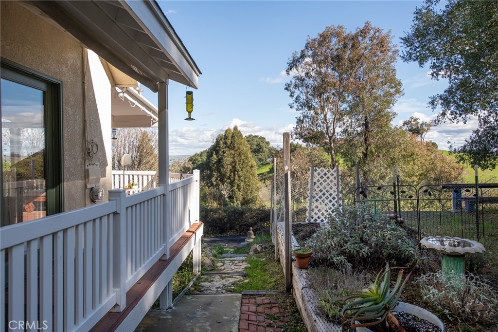 8255 Balboa Road Atascadero, CA 93422 - Photo 16 of 72 a view of a pathway of a patio
