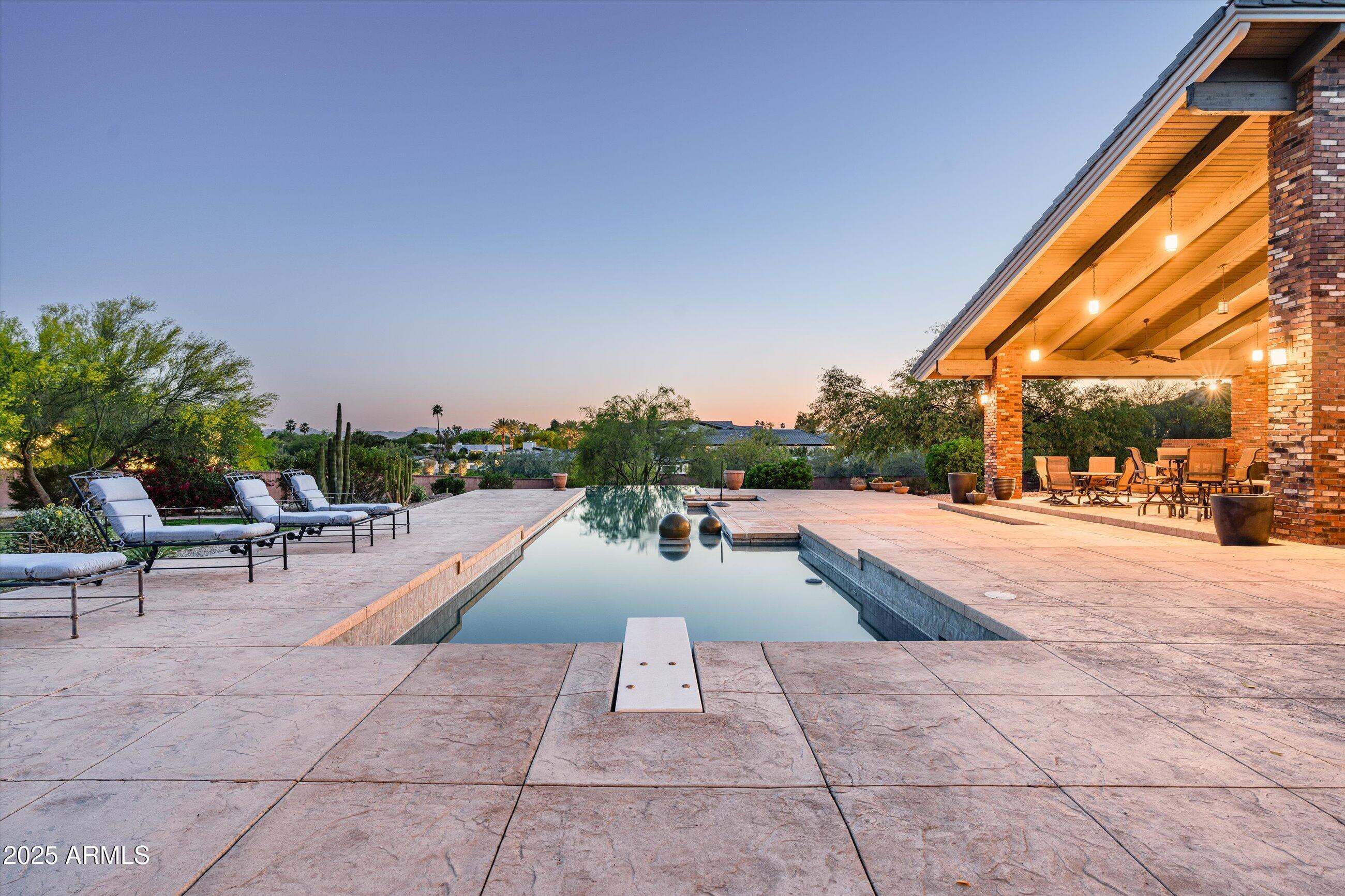 6830 North 46th Place Paradise Valley, AZ 85253 - Photo 2 of 65 069-6830 N 46th Pl (69 of 102)