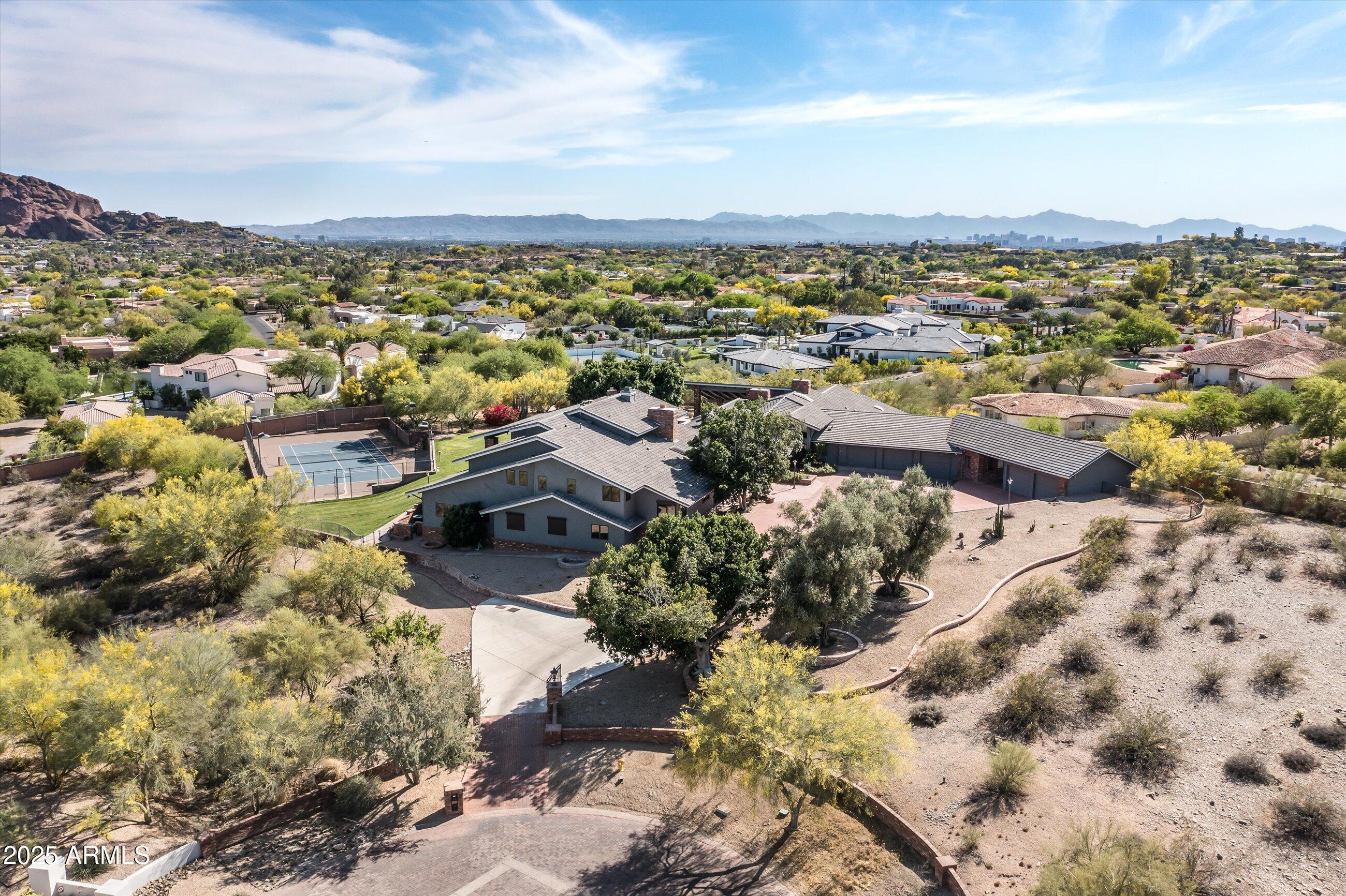6830 North 46th Place Paradise Valley, AZ 85253 - Photo 4 of 65 001-6830 N 46th Pl (1 of 102)