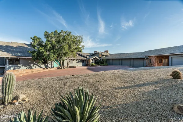 $7,995,000 | 6830 North 46th Place, Paradise Valley, AZ 85253