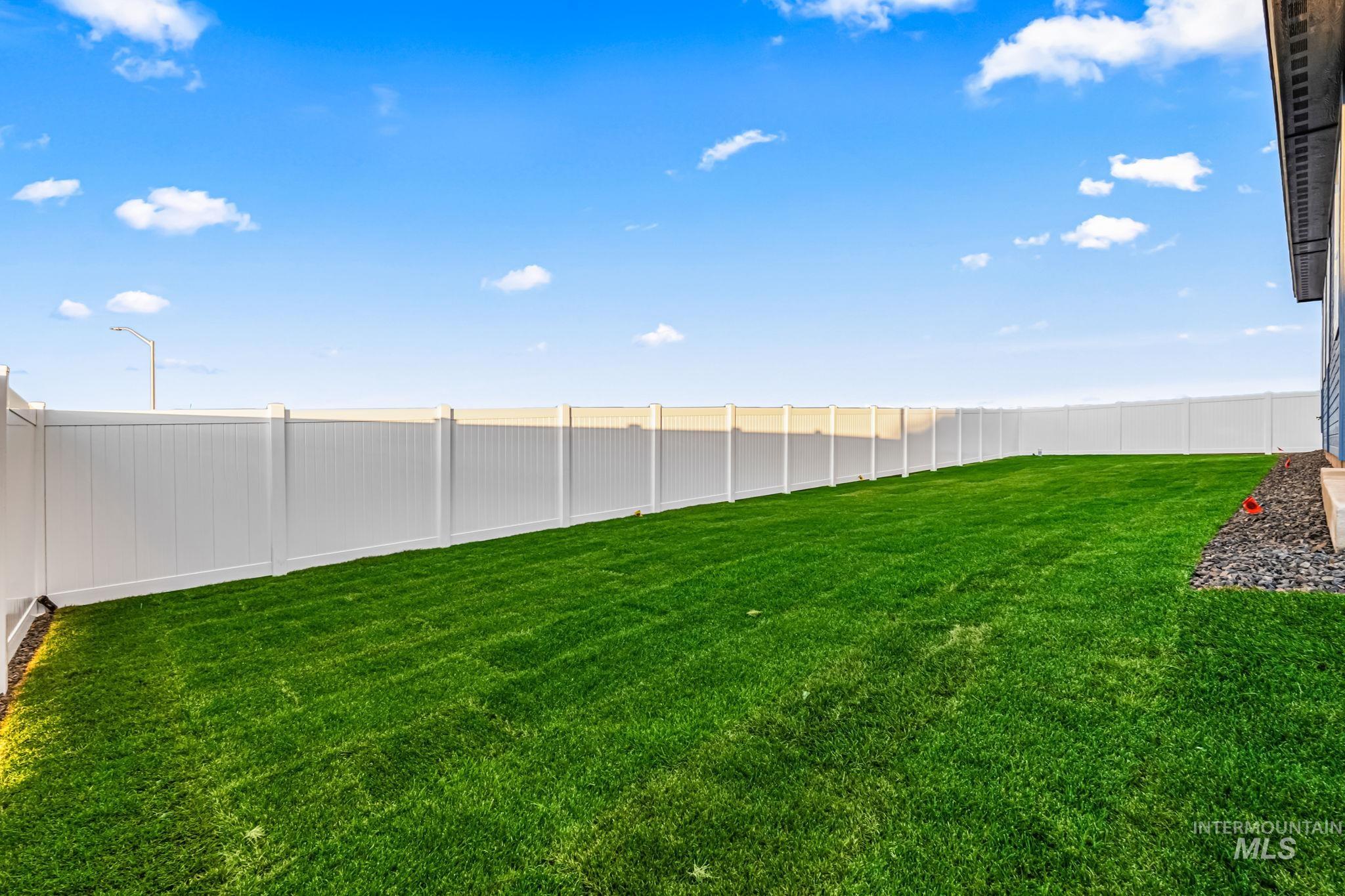 2905 Cypress Point Payette, ID 83661 - Photo 16 of 26 View of fenced backyard