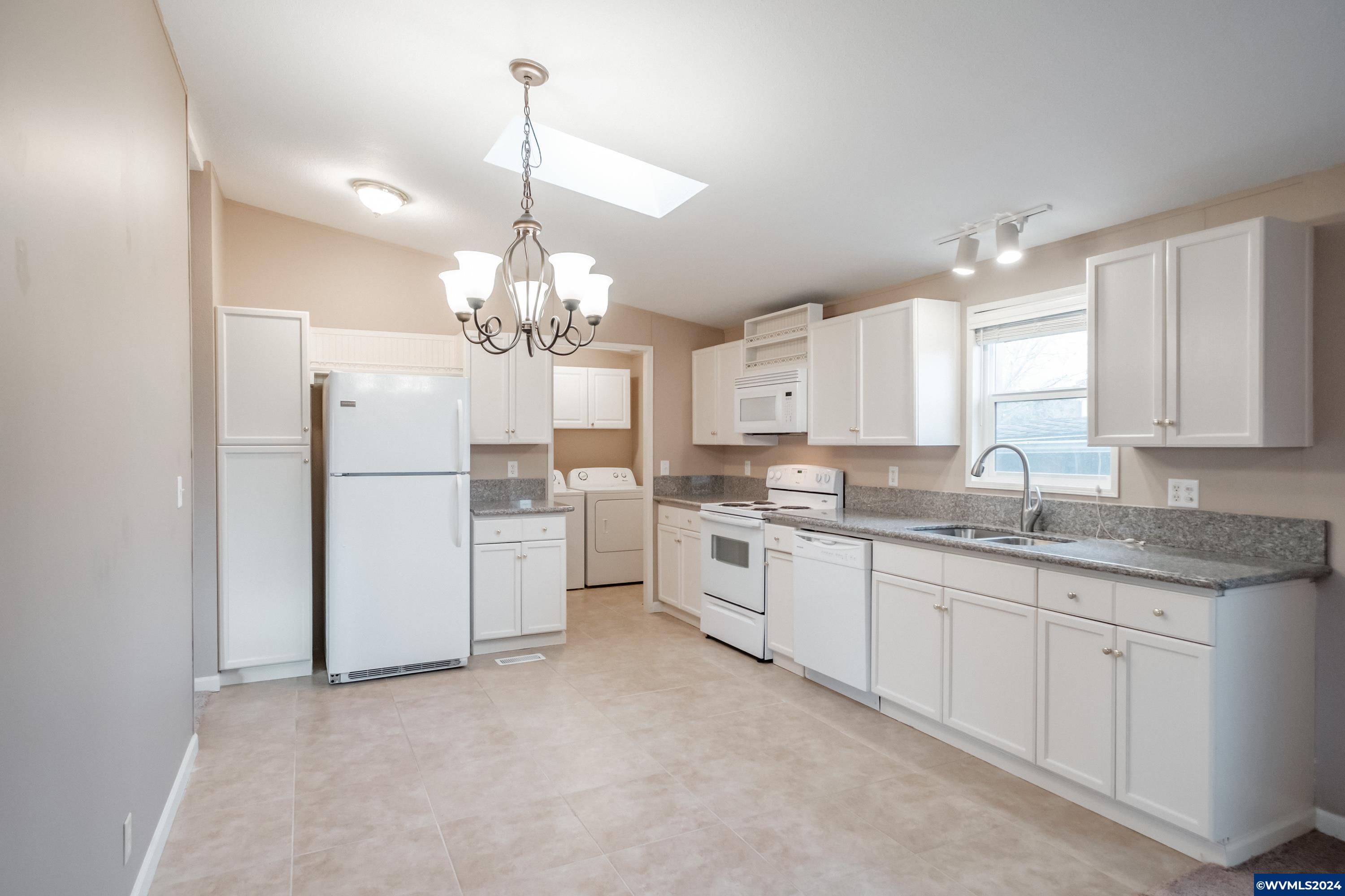 3346 Sunnyview Road Northeast, Unit 19 Salem, OR 97301 - Photo 26 of 34 Gallery Image 26