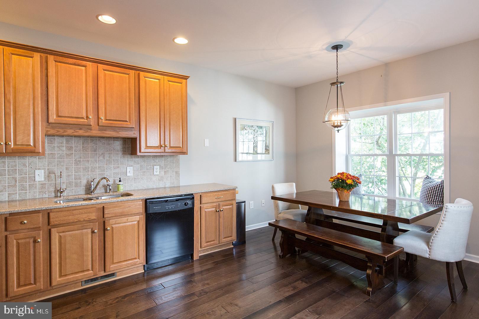 513 Providence Court Lititz, PA 17543 - Photo 22 of 69 Kitchen/Dining