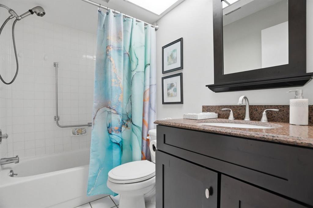 2538 Oakleaf Lane, Unit 33B Clearwater, FL 33763 - Photo 21 of 60