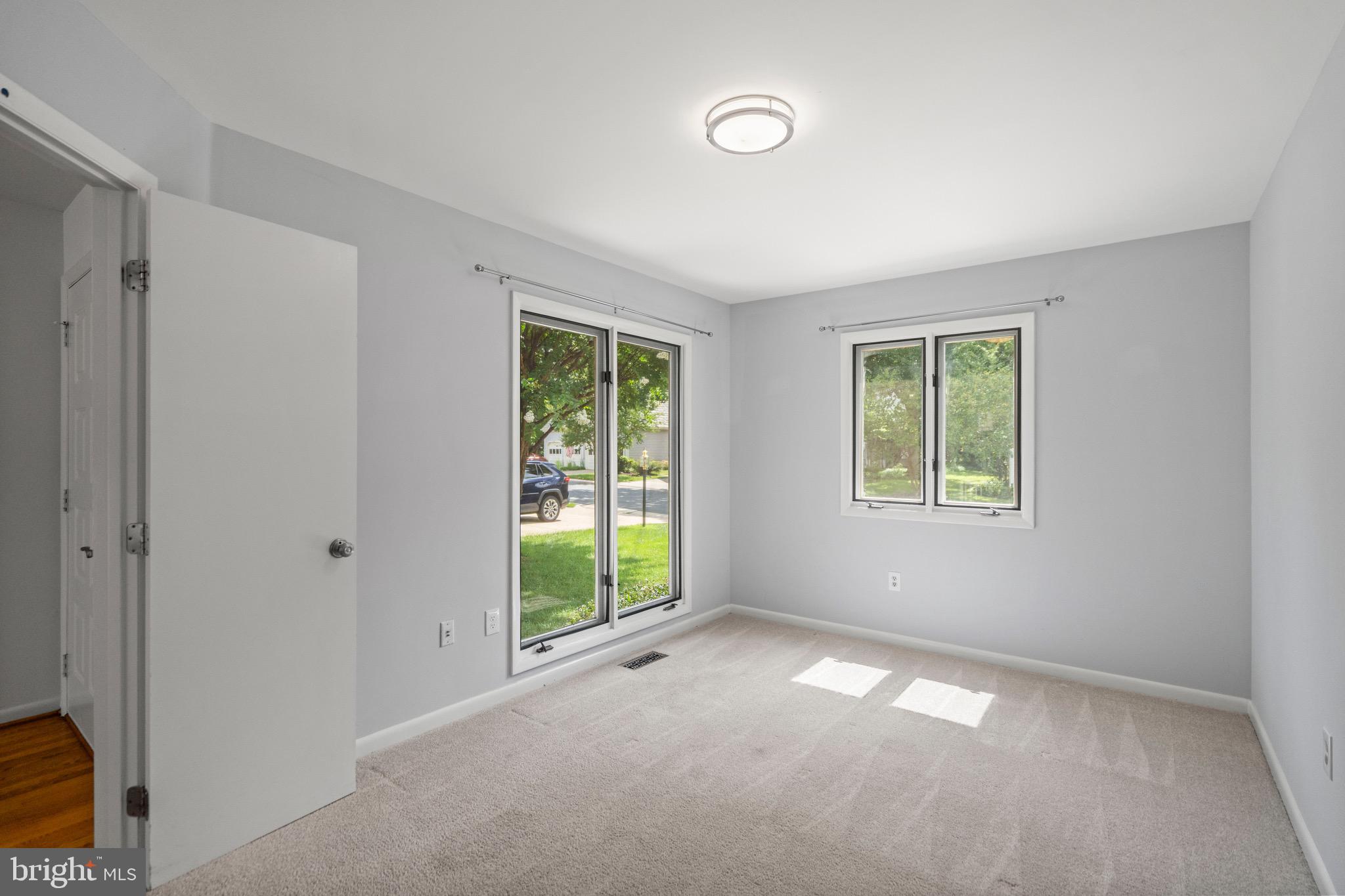 1281 Wedgewood Manor Way Reston, VA 20194 - Photo 7 of 56 With light pouring in from two windows