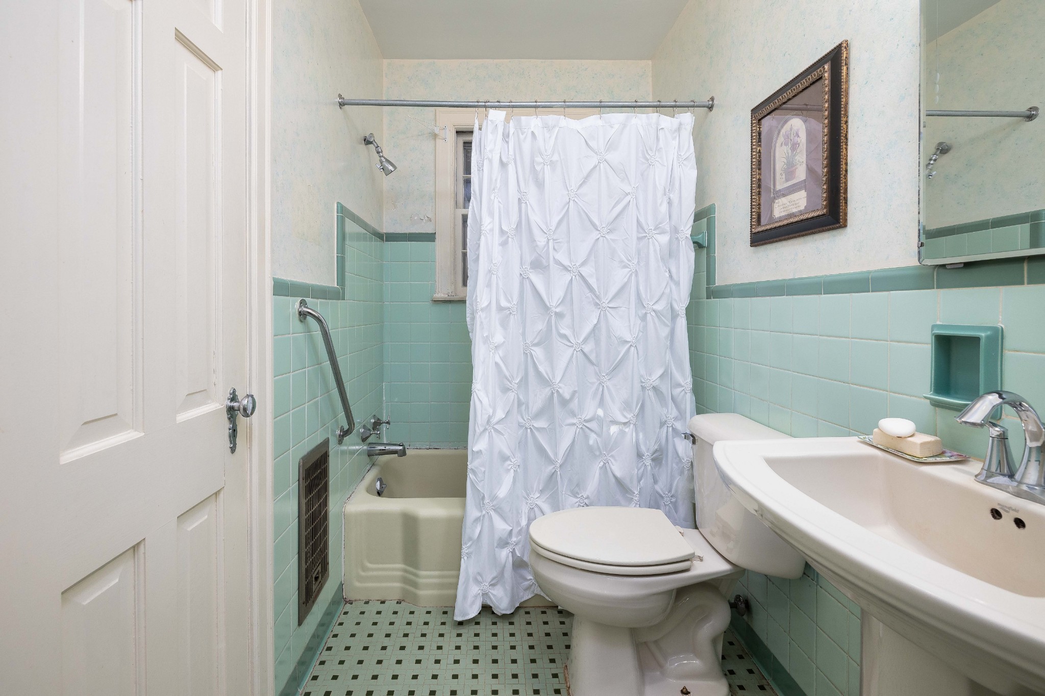 714 Murfreesboro Road Franklin, TN 37064 - Photo 14 of 46 a bathroom with a sink toilet and shower