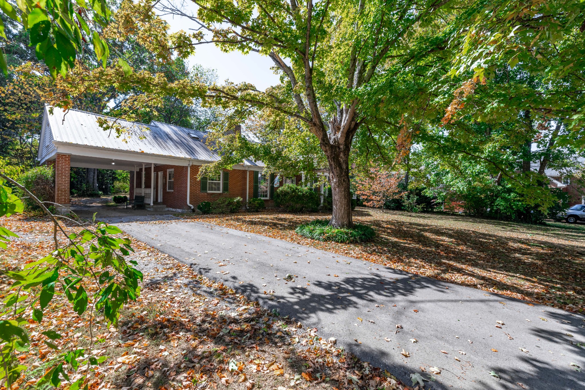 714 Murfreesboro Road Franklin, TN 37064 - Photo 35 of 46 a front view of a house with a yard