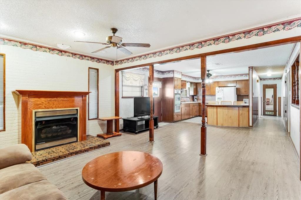 3472 Desvoignes Road Denison, TX 75021 - Photo 4 of 27 Furnishings do not convey