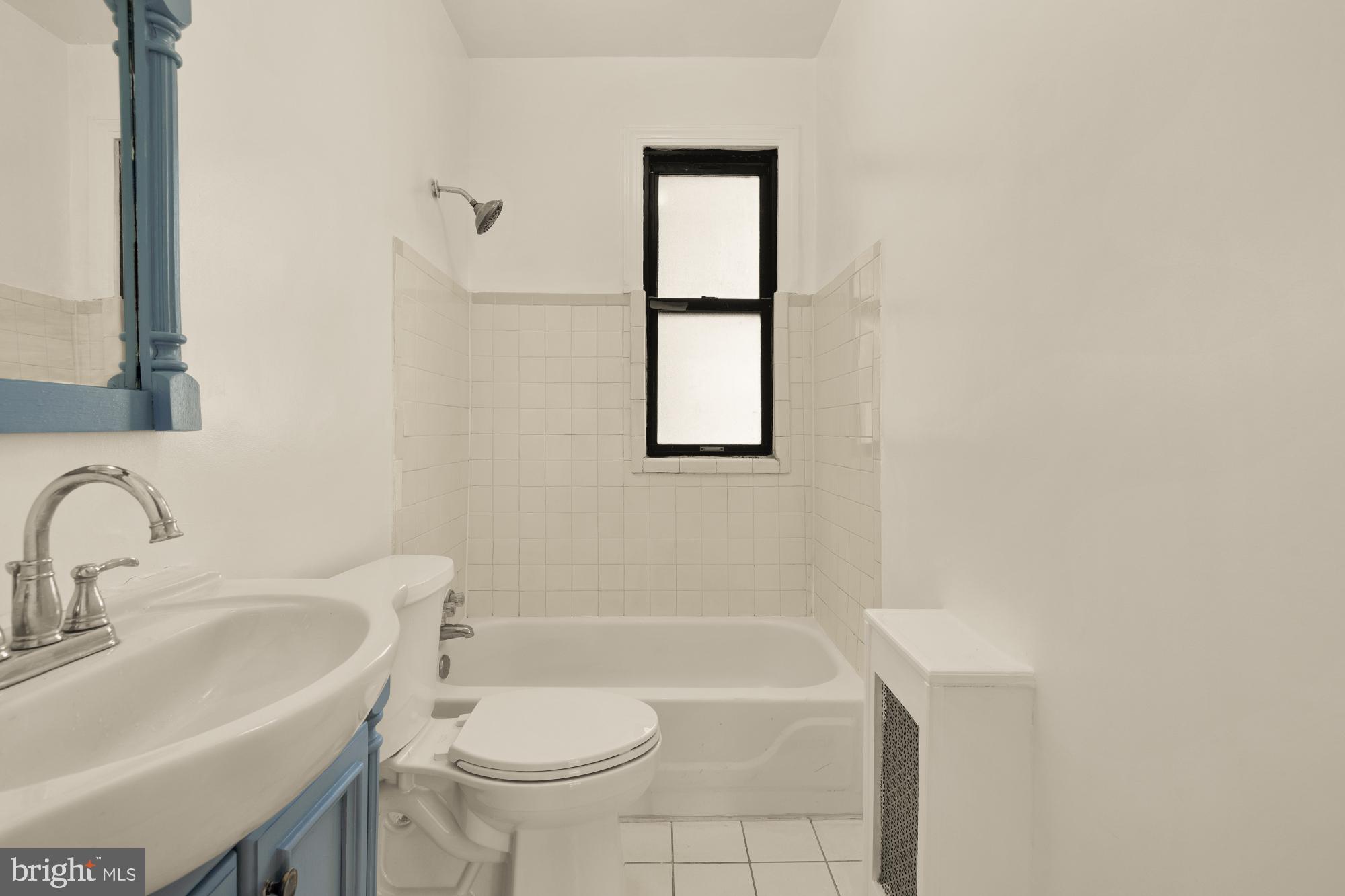1457 Park Road Northwest, Unit 402 Washington, DC 20010 - Photo 15 of 20 Bathroom