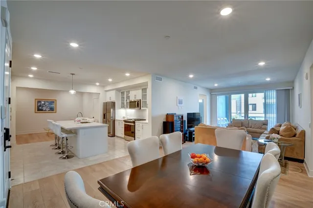 $1,280,000 | 16235 Dawn Way, Unit 203, Tustin, CA 92782