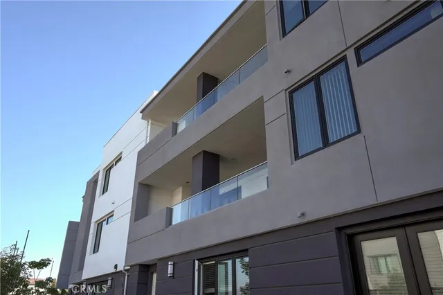 $1,280,000 | 16235 Dawn Way, Unit 203, Tustin, CA 92782