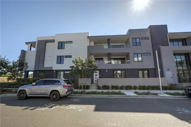 $1,280,000 | 16235 Dawn Way, Unit 203, Tustin, CA 92782