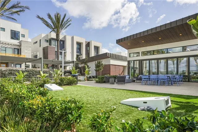 $1,280,000 | 16235 Dawn Way, Unit 203, Tustin, CA 92782