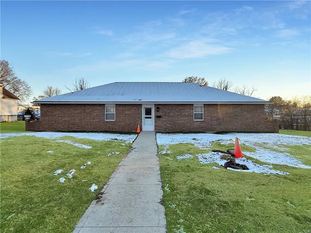 $230,000 | 217 West 17th Street, Higginsville, MO 64037