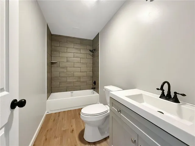 $230,000 | 217 West 17th Street, Higginsville, MO 64037