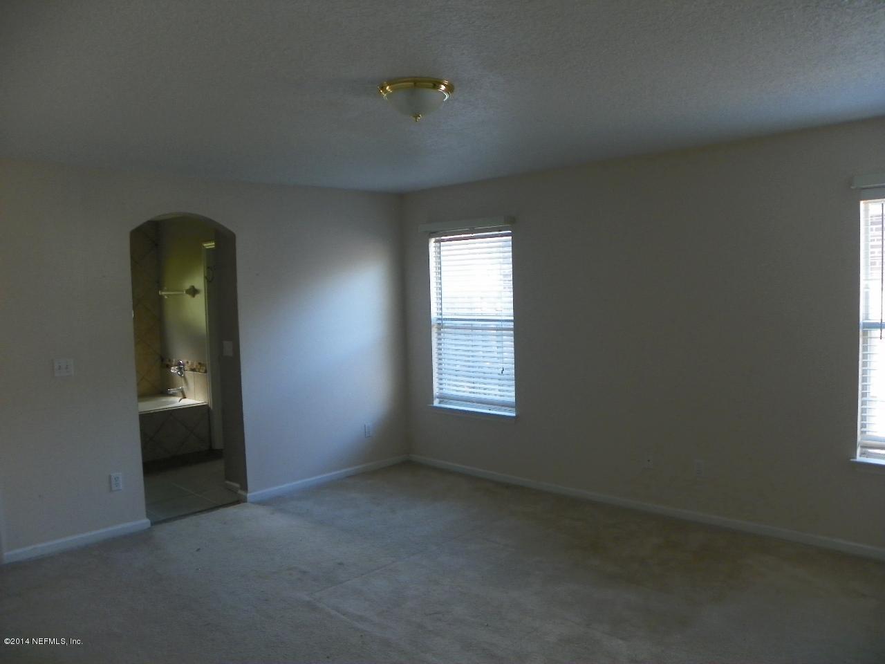570 Lady Lake Road West Jacksonville, FL 32218 - Photo 3 of 8 4