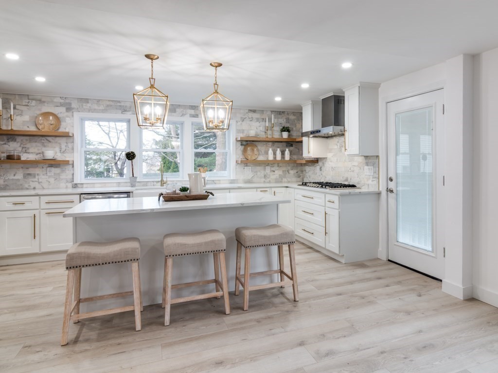 21 Emerald Road Nahant, MA 01908 - Photo 11 of 32 Gallery Image 11