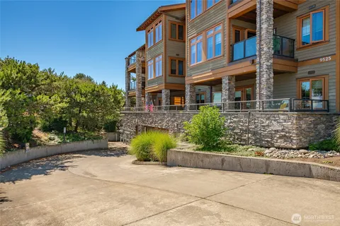 $799,000 | 9525 Semiahmoo Parkway, Unit A204, Blaine, WA 98230