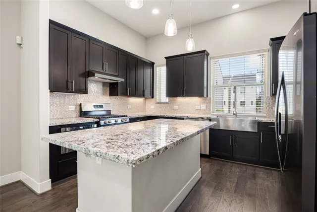 $2,450 | 707 Schwartz Street, Houston, TX 77020