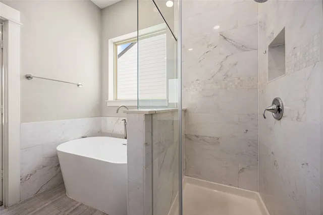 $2,450 | 707 Schwartz Street, Houston, TX 77020