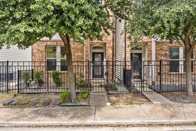 $2,450 | 707 Schwartz Street, Houston, TX 77020